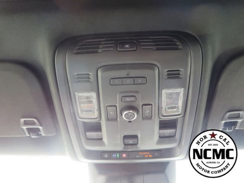 Used 2023 Cadillac Escalade Premium Luxury AWD/4WD image 23