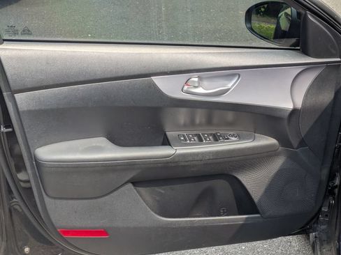 Used 2024 Kia Forte LXS FWD image 8