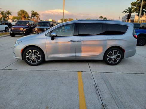 New 2026 Chrysler Pacifica Pinnacle FWD image 2