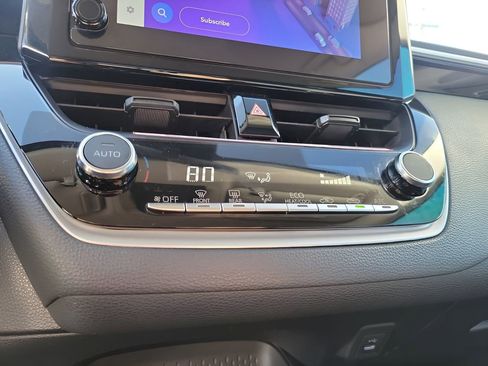 Used 2025 Toyota Corolla LE image 20