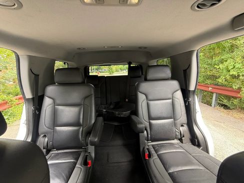 Used 2019 Chevrolet Tahoe LT AWD/4WD image 17