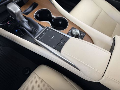 Certified 2022 Lexus RX 450h AWD w/ Premium Package image 18