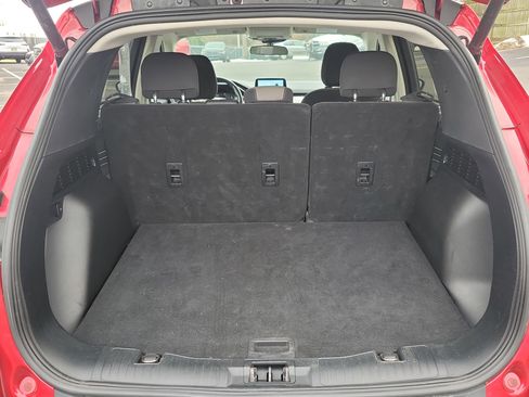 Used 2022 Ford Escape SE w/ SE Sport Appearance Package image 10