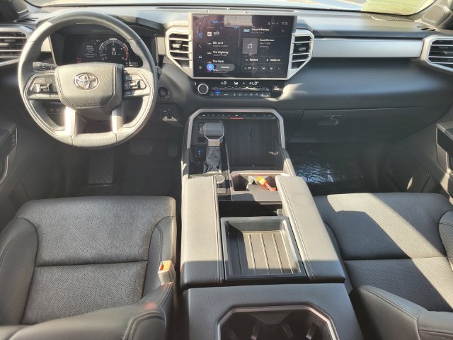 Used 2025 Toyota Tundra Limited AWD/4WD image 16