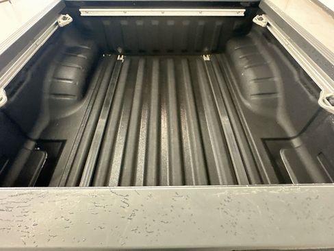 Used 2021 Nissan Frontier SV w/ Midnight Edition Floor Mats AWD/4WD image 29