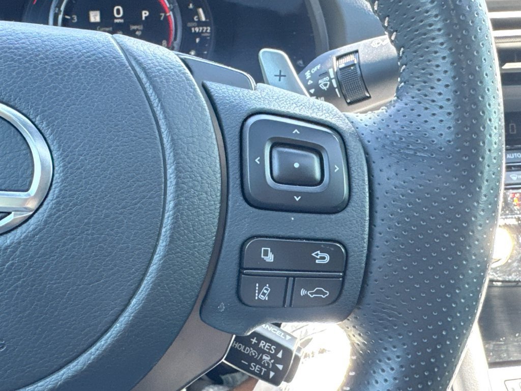 Used 2025 Lexus IS 500 RWD image 22