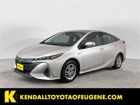 Used 2018 Toyota Prius Prime Premium image 1