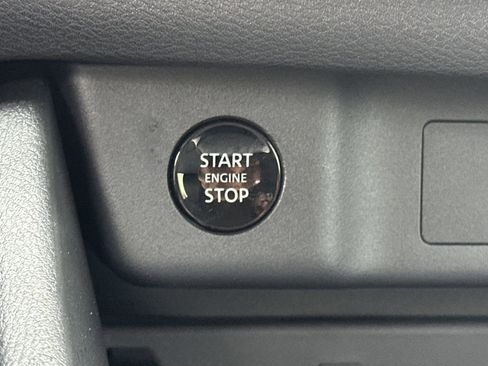 New 2025 Nissan Rogue SL image 7