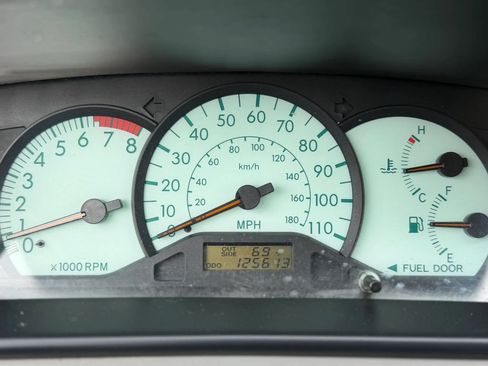 Used 2004 Toyota Corolla S FWD image 27