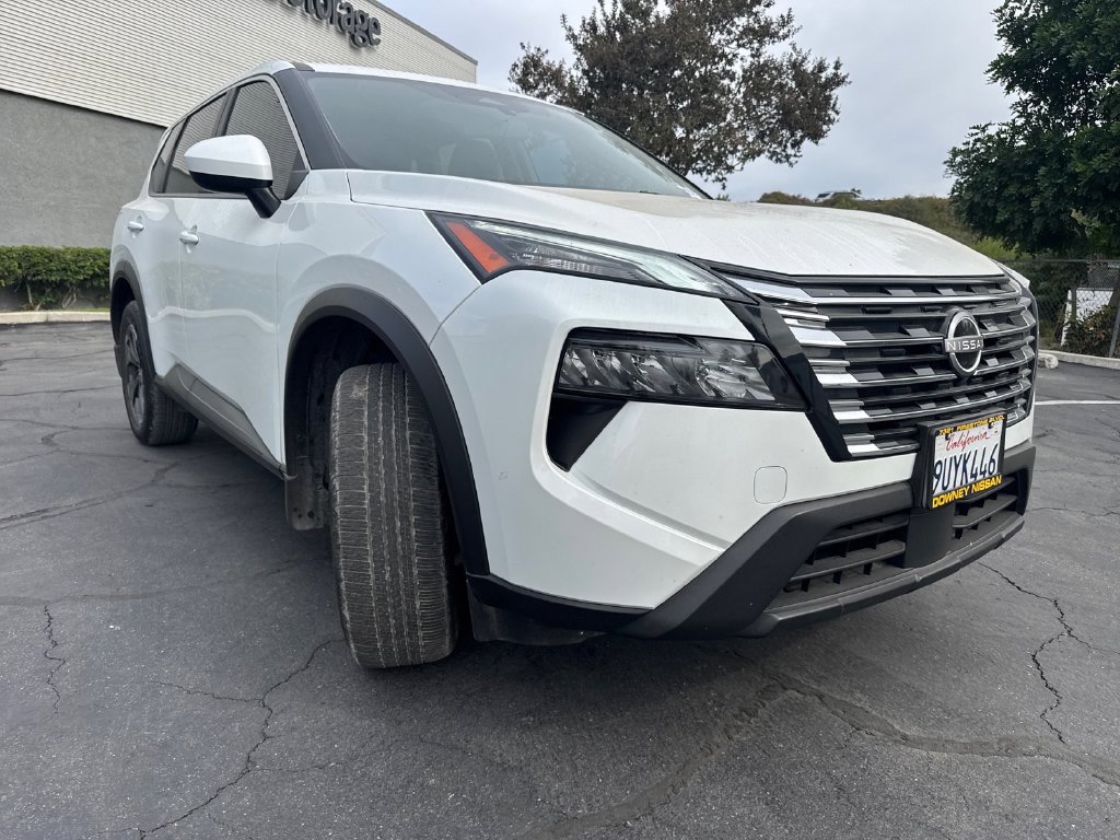Used 2025 Nissan Rogue SV FWD image 7