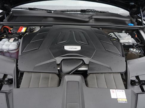 Used 2021 Porsche Cayenne AWD/4WD image 10