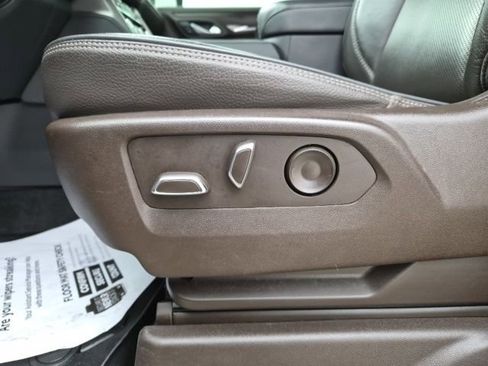 Used 2022 GMC Yukon Denali w/ Denali Premium Package image 19