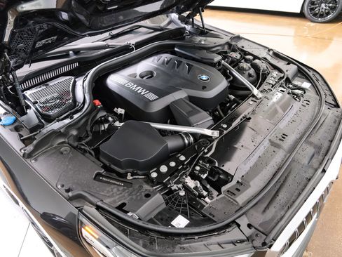 Used 2025 BMW 530i w/ Premium Package RWD image 55