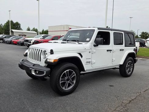 Used 2023 Jeep Wrangler Unlimited Sahara w/ Cold Weather Group AWD/4WD image 3