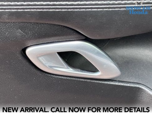 Used 2023 Dodge Challenger SXT RWD image 9