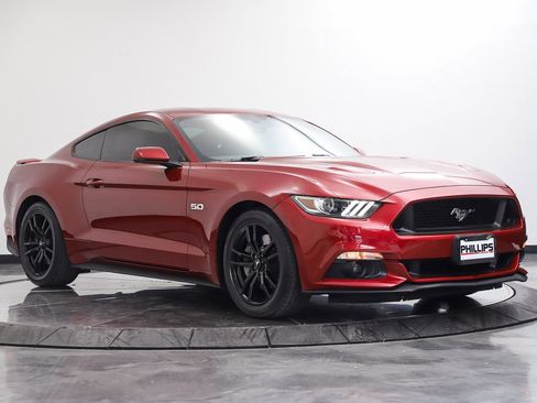 Used 2017 Ford Mustang GT Premium RWD image 7