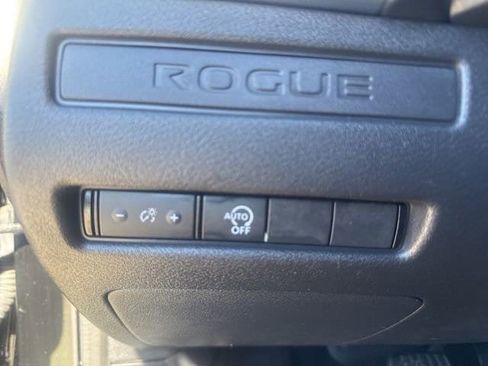 Used 2023 Nissan Rogue S image 18
