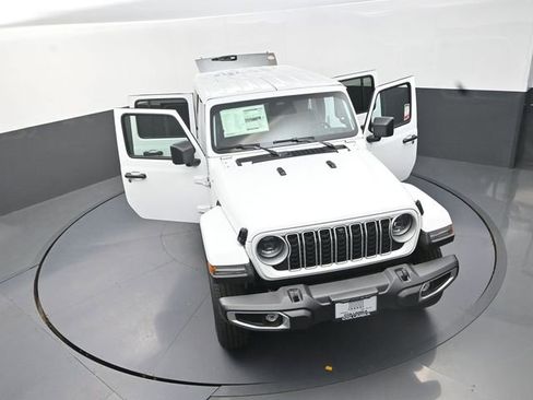 New 2026 Jeep Wrangler Unlimited Sahara AWD/4WD image 21