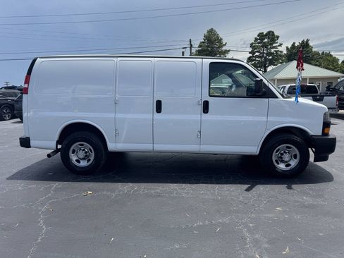 Used 2021 Chevrolet Express 2500 RWD image 7