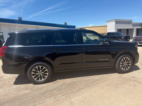 Used 2025 Ford Expedition Max Platinum AWD/4WD image 9