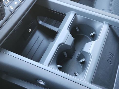 Used 2025 Land Rover Defender 110 S image 18