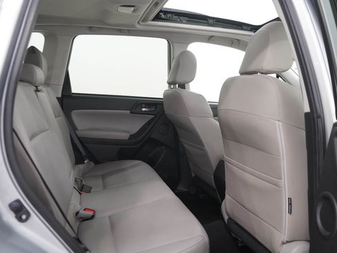 Used 2015 Subaru Forester 2.5i Touring w/ Eyesight & Navigation System AWD/4WD image 14