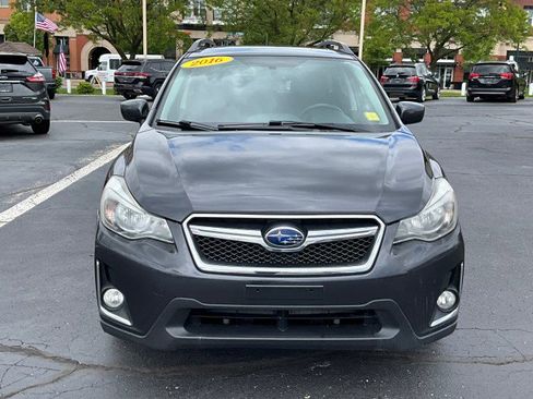 Used 2016 Subaru Crosstrek 2.0i Premium w/ Moonroof Package AWD/4WD image 9