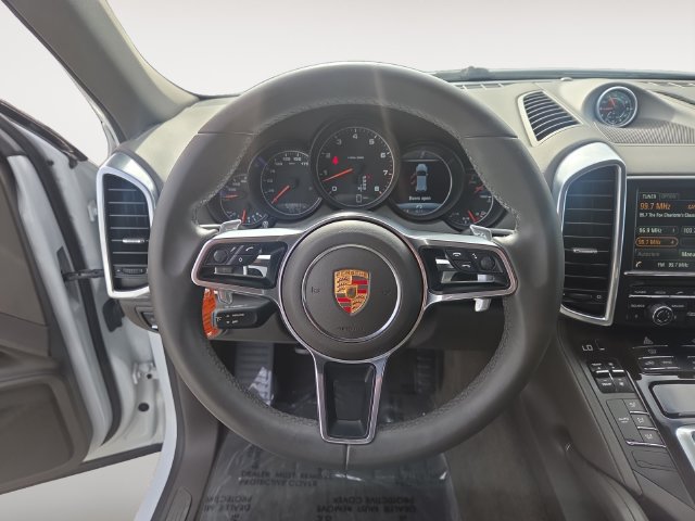 Used 2016 Porsche Cayenne AWD/4WD image 12