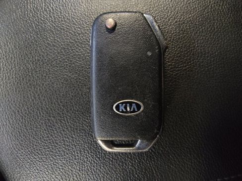 Used 2021 Kia Soul GT-Line FWD image 32