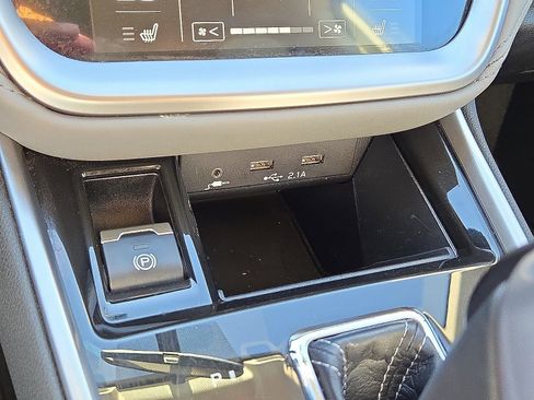 Used 2021 Subaru Outback Premium AWD/4WD image 28
