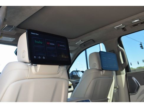 Used 2022 Cadillac Escalade Premium Luxury Platinum image 13