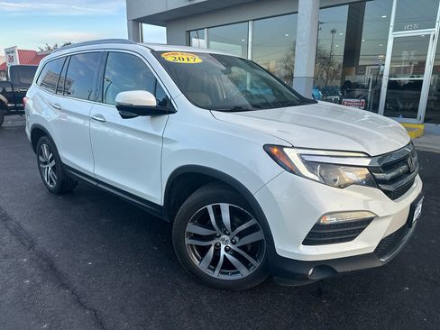 Used 2017 Honda Pilot Touring image 2
