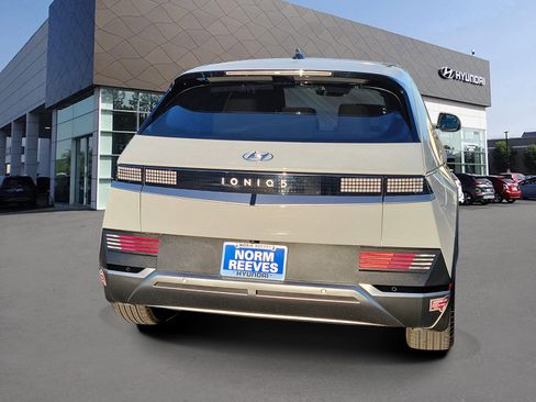 Certified 2024 Hyundai Ioniq 5 SE RWD image 4