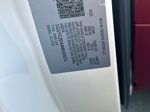 Used 2021 Chevrolet Corvette Stingray Premium Cpe w/ Z51 Performance Package image 23