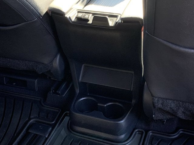 Certified 2024 Toyota Sienna XSE FWD image 35