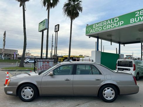 Used 2000 Cadillac De Ville Sedan w/ Comfort/Convenience Pkg image 3
