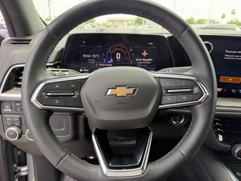 Used 2025 Chevrolet Tahoe Premier AWD/4WD image 9