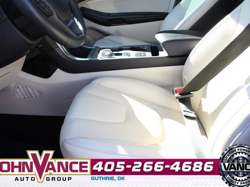 Used 2022 Ford Edge Titanium image 27