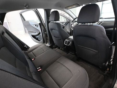 Used 2017 Chevrolet Malibu LT FWD image 41