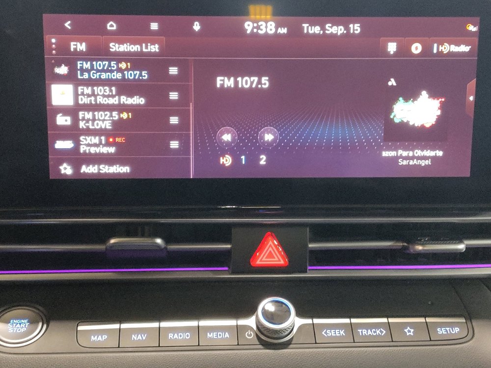 Used 2025 Hyundai Elantra SEL FWD image 25
