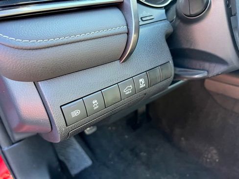 Used 2024 Toyota Camry SE image 19