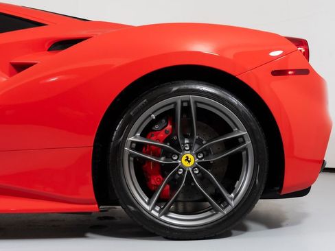 Used 2017 Ferrari 488 GTB RWD image 14