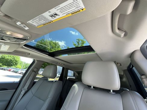 Used 2011 Jeep Grand Cherokee Laredo AWD/4WD image 25