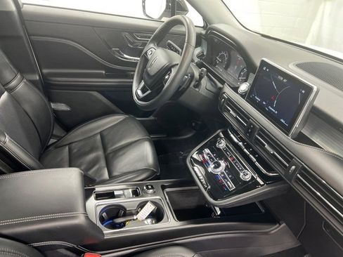 Used 2022 Lincoln Corsair AWD w/ Premium Package image 26