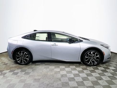 New 2026 Toyota Prius Plug-In Hybrid FWD image 9