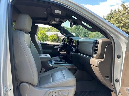 Used 2022 Chevrolet Silverado 1500 LTZ w/ LTZ Premium Package AWD/4WD image 56