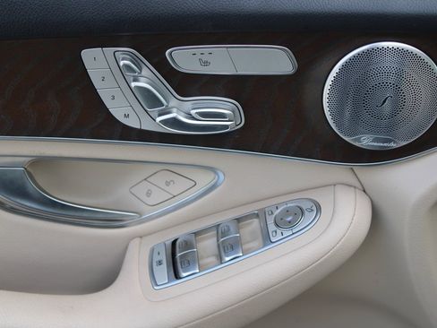 Used 2019 Mercedes-Benz GLC 350e GLC 350e image 10