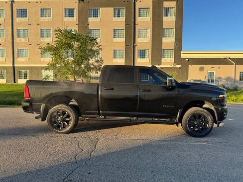Used 2025 RAM 2500 Laramie AWD/4WD image 13