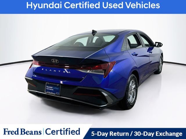 Used 2024 Hyundai Elantra SE FWD image 11