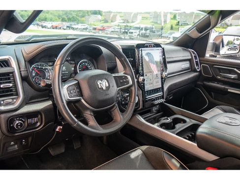 Used 2024 RAM 1500 Laramie AWD/4WD image 13